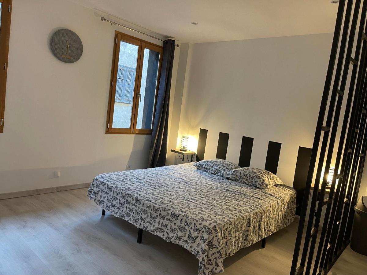 Appart Otel 2 Espalion Zewnętrze zdjęcie